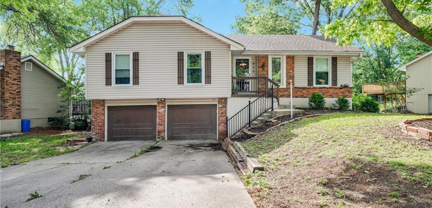 Homes for Sale in Liberty, MO 64068 | 853  York Place