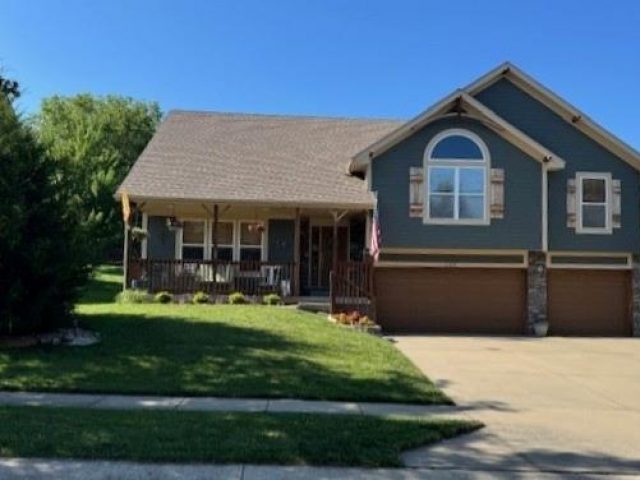 Homes for Sale in Smithville, MO 64089 | 108  Surrey Court