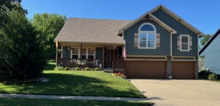 Homes for Sale in Smithville, MO 64089 | 108  Surrey Court