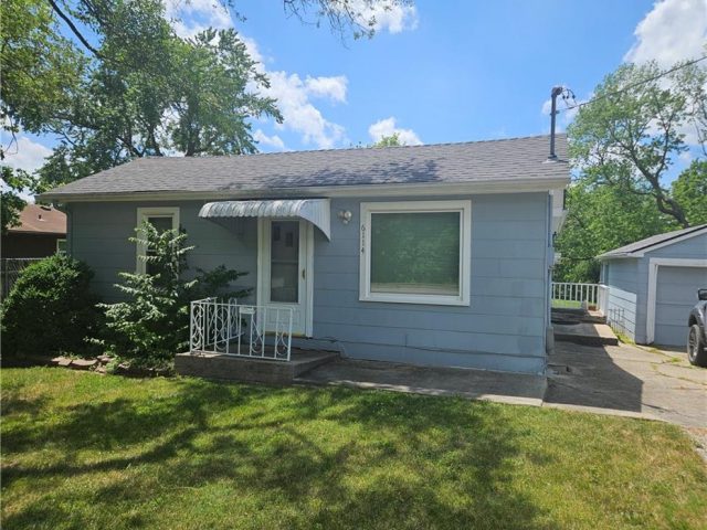 Homes for Sale in Gladstone, MO 64118 | 6114 N Main Street