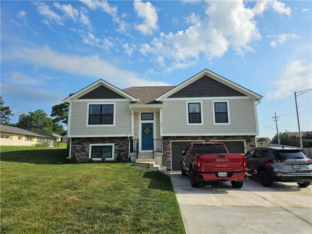 Homes for Sale in Kansas City, MO 64155 | 314 NE 102nd Terrace