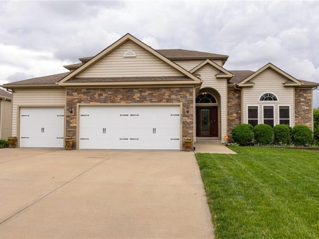 Homes for Sale in Kansas City, MO 64157 | 8823 NE 97th Street