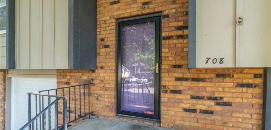 Homes for Sale in Kansas City, MO 64118 | 708 NE 80th Terrace