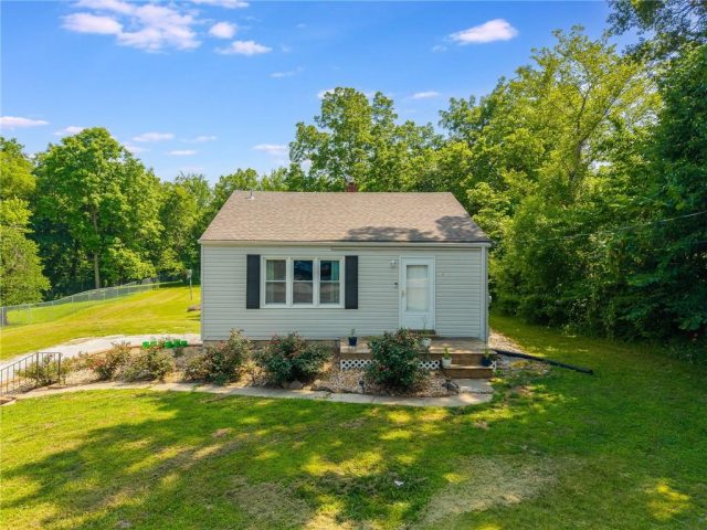 Homes for Sale in Kansas City, MO 64118 | 1201 NE 72nd Street
