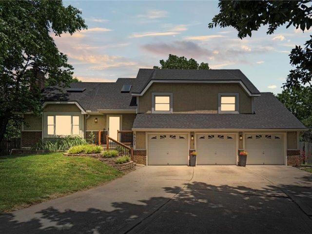 Homes for Sale in Kansas City, MO 64151 | 4402 NW 65th Court