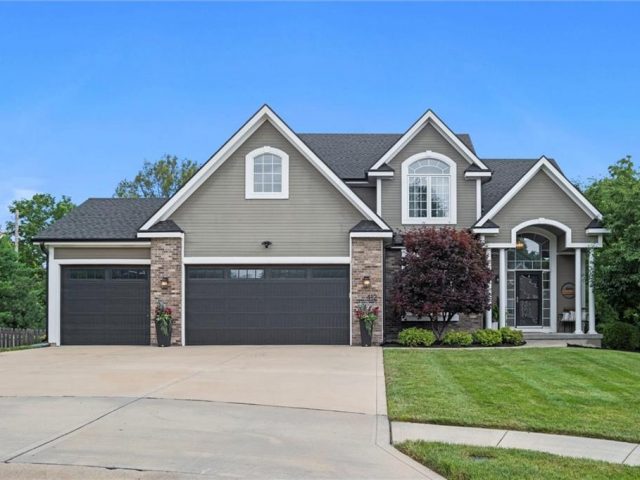 Homes for Sale in Liberty, MO 64068 | 412  Deer Drive