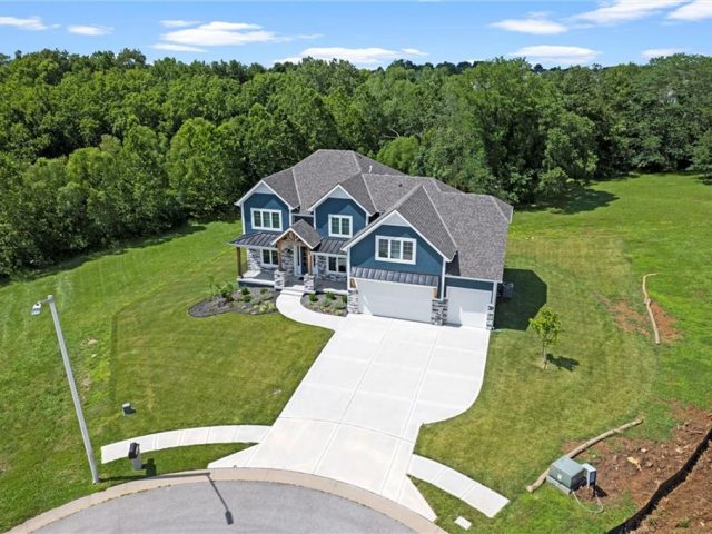 Homes for Sale in Kansas City, MO 64156 | 4500  101st Street