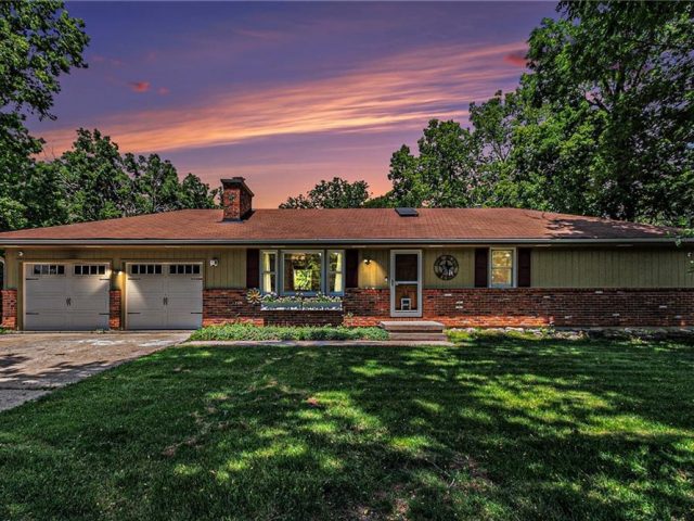 Homes for Sale in Kansas City, MO 64151 | 5000 NW Linden Road