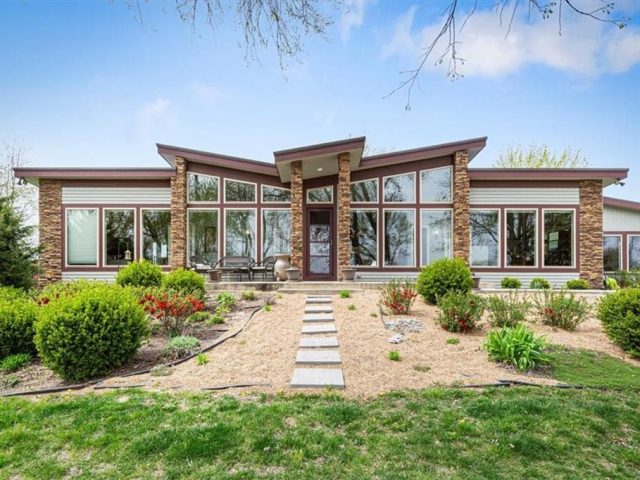 Homes for Sale in Liberty, MO 64068 | 13920  A Highway