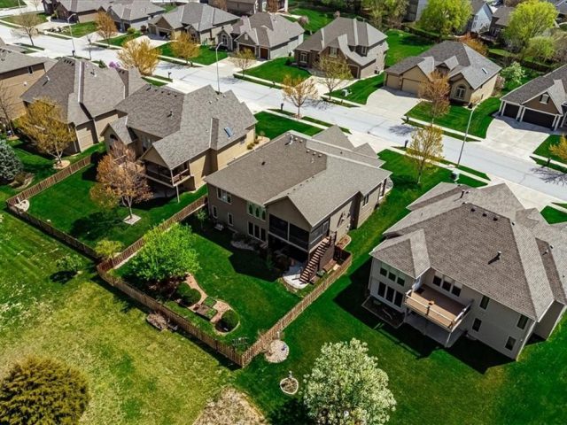 Homes for Sale in Kansas City, MO 64156 | 3112 NE 91st Place