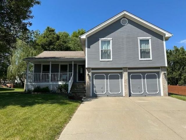 Homes for Sale in Smithville, MO 64089 | 412  Fletcher Drive