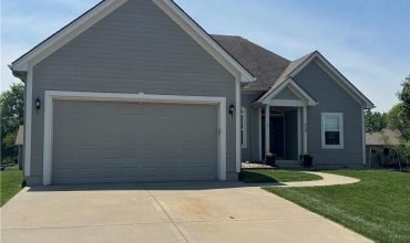Homes for Sale in Kearney, MO 64060 | 909 W 8th Avenue