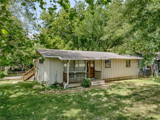 Homes for Sale in Kansas City, MO 64117 | 4400 N BRIGHTON Avenue