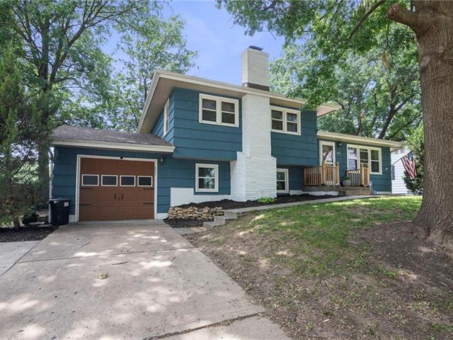 Homes for Sale in Liberty, MO 64068 | 414  Monterey Avenue
