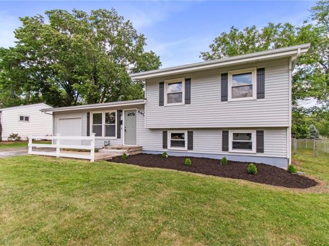 Homes for Sale in Gladstone, MO 64119 | 6405 N Indiana Avenue