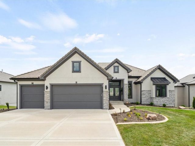 Homes for Sale in Kansas City, MO 64151 | 6309 NW 58th Terrace