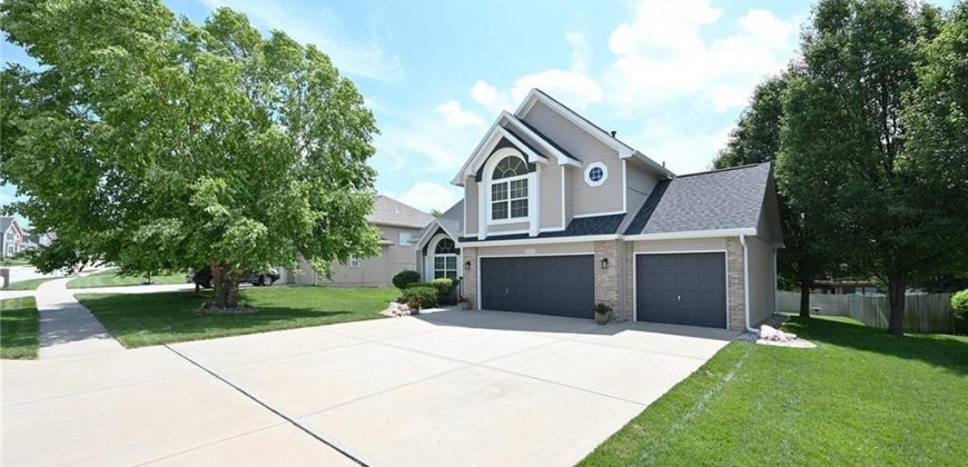 Homes for Sale in Kansas City, MO 64155 | 11113 N Madison Court