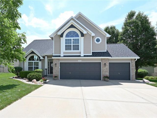 Homes for Sale in Kansas City, MO 64155 | 11113 N Madison Court