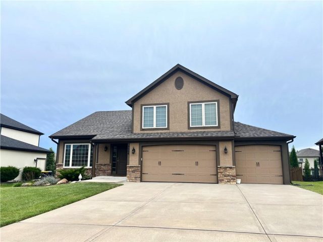 Homes for Sale in Kansas City, MO 64156 | 9008 N MERSINGTON Avenue