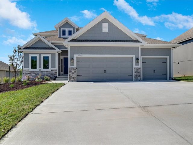 Homes for Sale in Kansas City, MO 64156 | 7009 NE 103rd Street