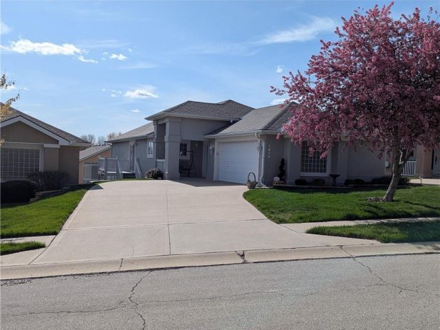 Homes for Sale in Kansas City, MO 64118 | 7910 N Cherry Street