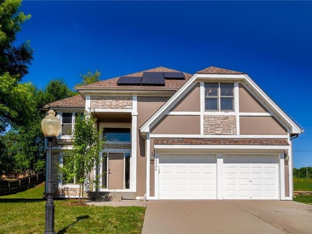 Homes for Sale in Kansas City, MO 64119 | 6700 N Charlston Drive