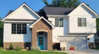 Homes for Sale in Parkville, MO 64152 | 5716 NW Creekview Drive