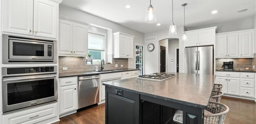 Homes for Sale in Parkville, MO 64152 | 6100  Westwood Court
