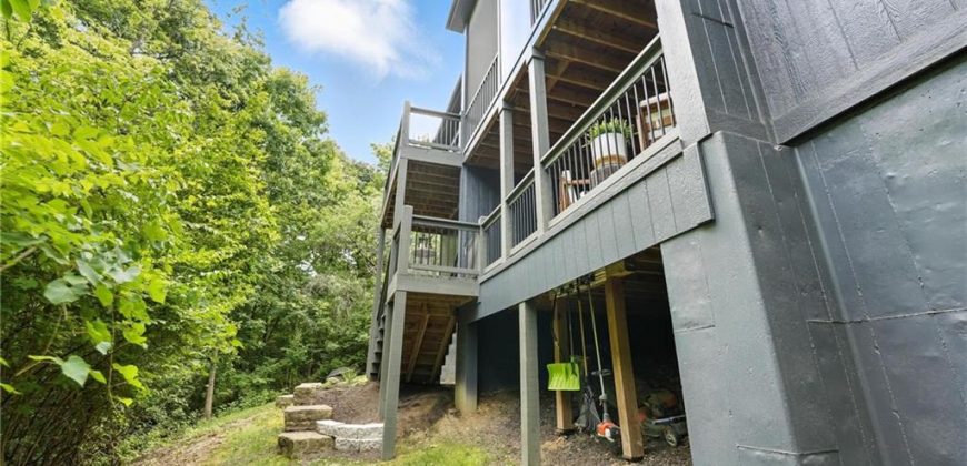 Homes for Sale in Parkville, MO 64152 | 6100  Westwood Court
