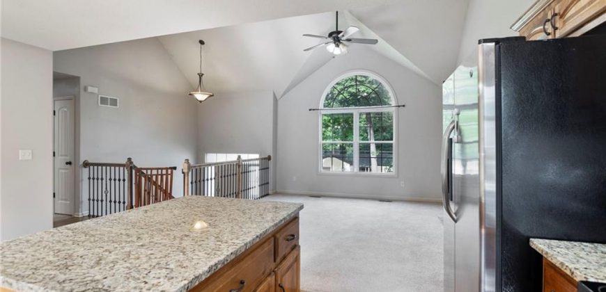 Homes for Sale in Kansas City, MO 64151 | 5637 N Amoret Avenue