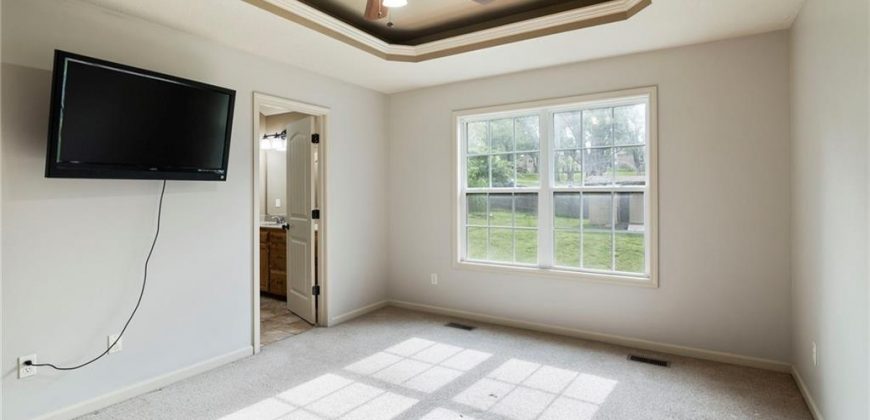 Homes for Sale in Kansas City, MO 64151 | 5637 N Amoret Avenue
