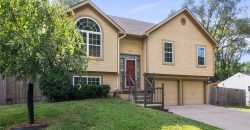 Homes for Sale in Kansas City, MO 64151 | 5637 N Amoret Avenue