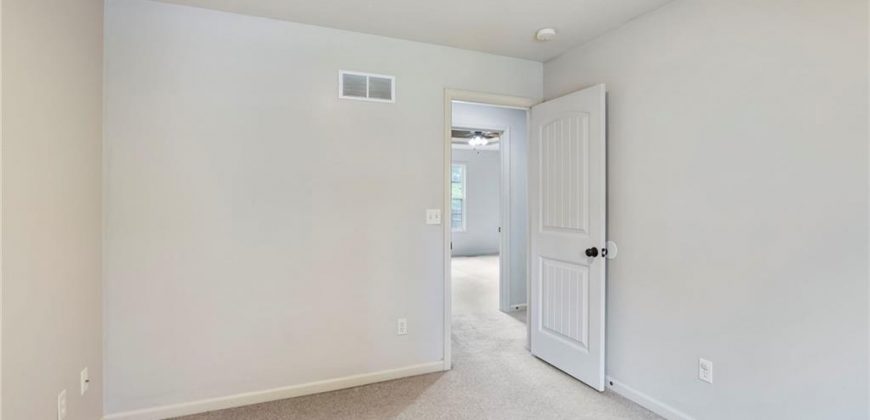 Homes for Sale in Kansas City, MO 64151 | 5637 N Amoret Avenue