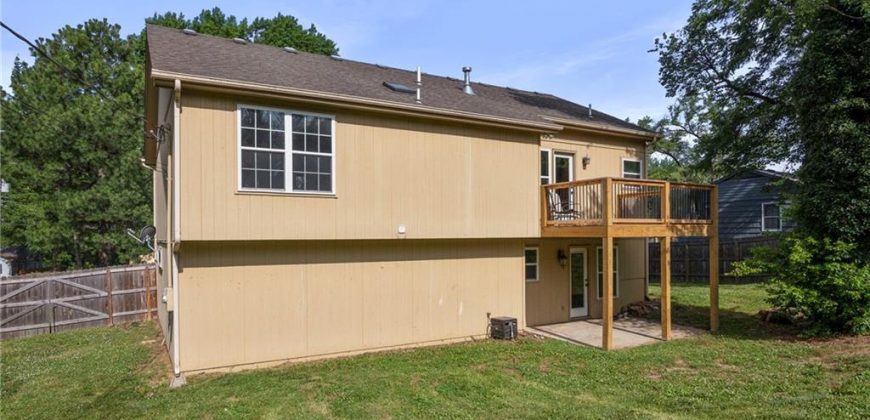 Homes for Sale in Kansas City, MO 64151 | 5637 N Amoret Avenue