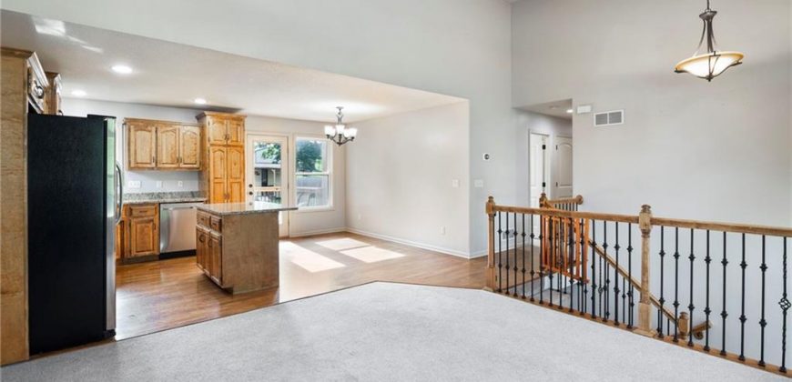 Homes for Sale in Kansas City, MO 64151 | 5637 N Amoret Avenue