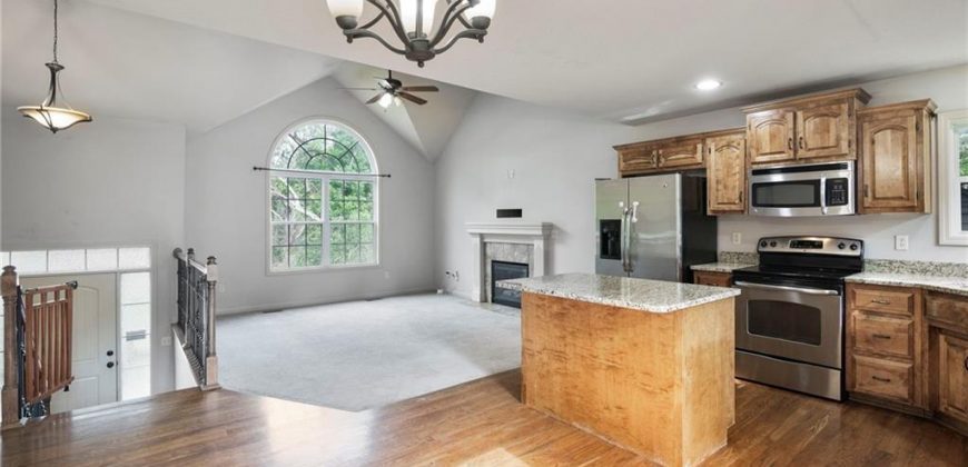 Homes for Sale in Kansas City, MO 64151 | 5637 N Amoret Avenue