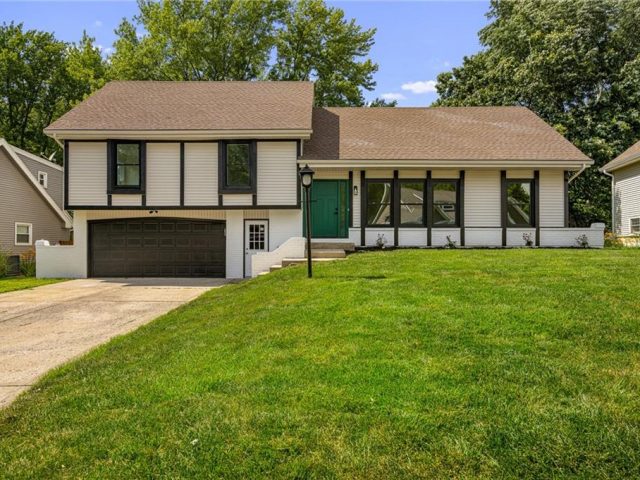 Homes for Sale in Kansas City, MO 64152 | 10206 NW 67th Street