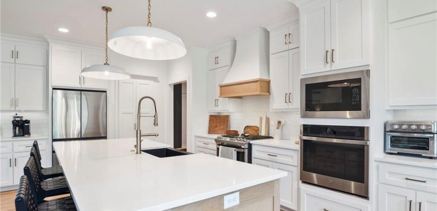 Homes for Sale in Kansas City, MO 64157 | 10221 N Potter Avenue