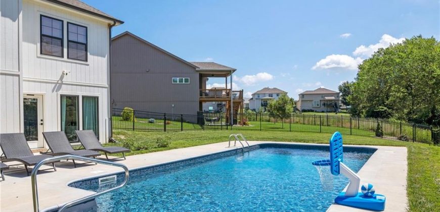 Homes for Sale in Kansas City, MO 64157 | 10221 N Potter Avenue