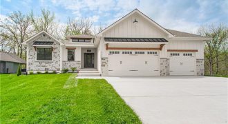 Homes for Sale in Kearney, MO 64060 | 2140  Crooked Creek Drive