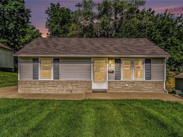 Homes for Sale in Platte City, MO 64079 | 1004  Mary Kay Lane