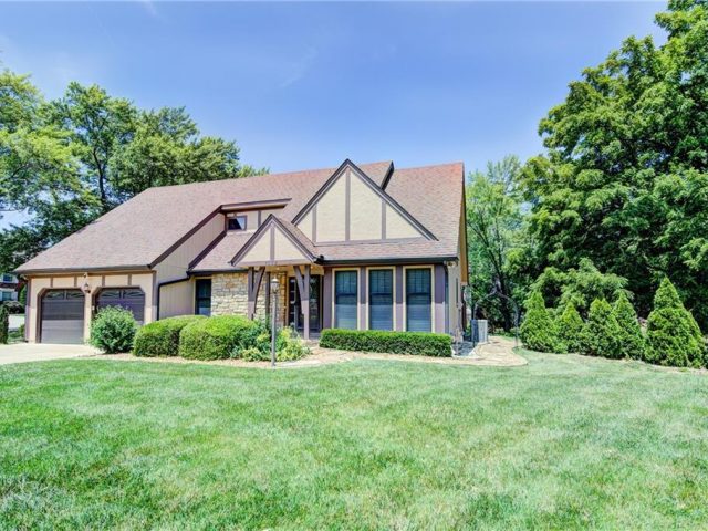 Homes for Sale in Kansas City, MO 64119 | 4008 NE 57th Terrace