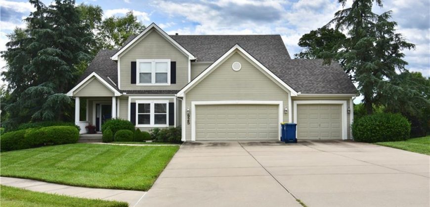 Homes for Sale in Liberty, MO 64068 | 925  Redwood Circle