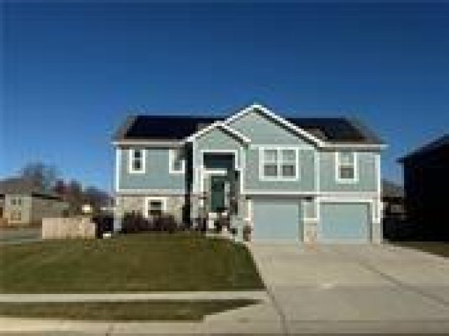 Homes for Sale in Kansas City, MO 64119 | 4002 NE 79th Terrace