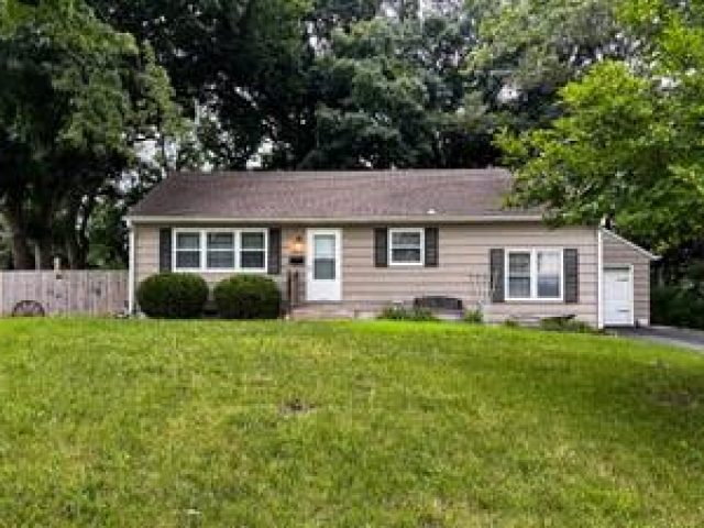 Homes for Sale in Gladstone, MO 64118 | 6605 N McGee Street