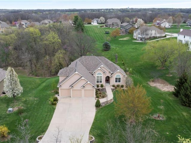 Homes for Sale in Smithville, MO 64089 | 15423 N Mount Olivet Road