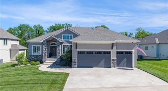 Homes for Sale in Parkville, MO 64152 | 14814  Thousand Oaks Place