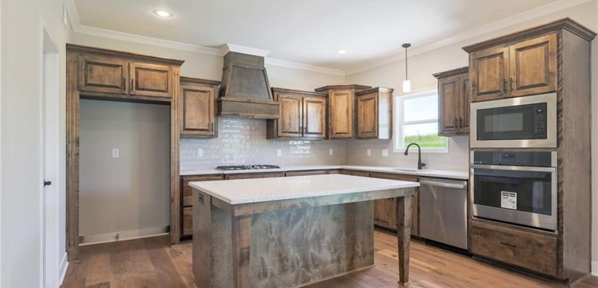 Homes for Sale in Kansas City, MO 64156 | 10318 N Winchester Avenue