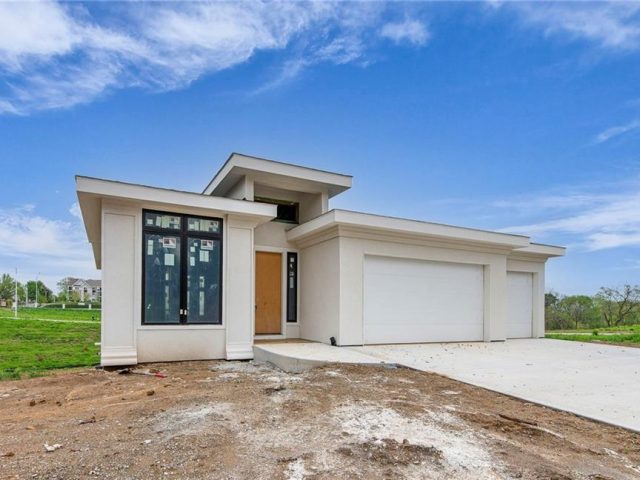 Homes for Sale in Kansas City, MO 64154 | 2611 NW 84th Terrace