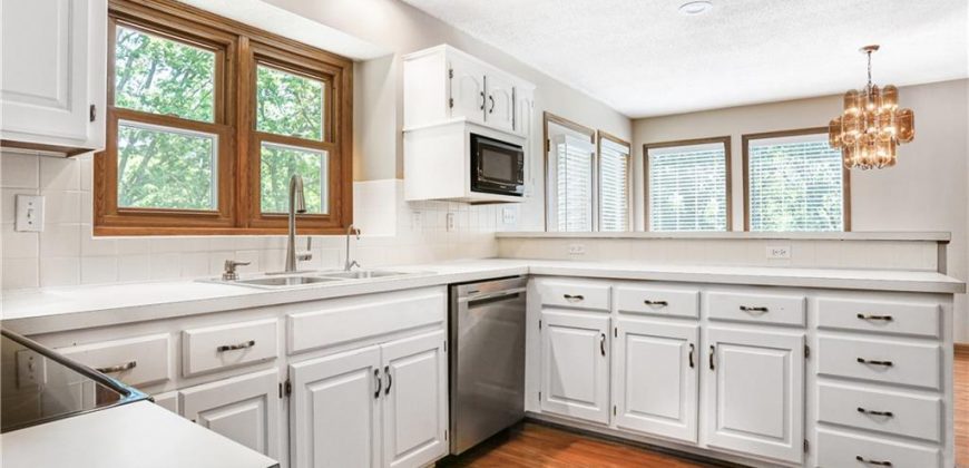 Homes for Sale in Parkville, MO 64152 | 6503 NW Sioux Court